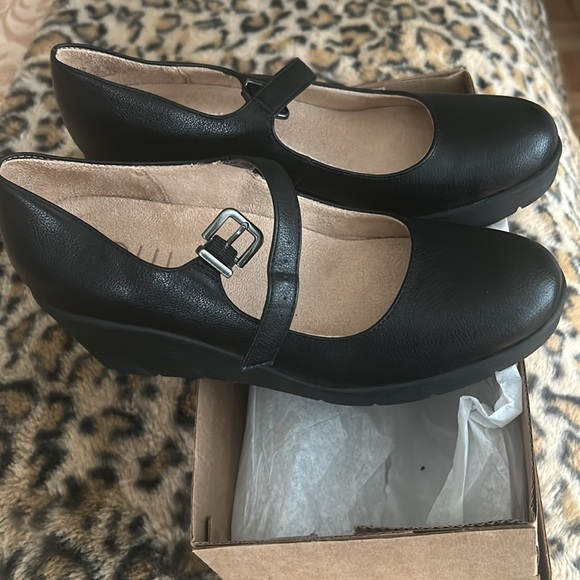 SOUL Naturalizer Adore Mary Jane Wedge Pump - SUPER COMFY - Picture 10 of 13